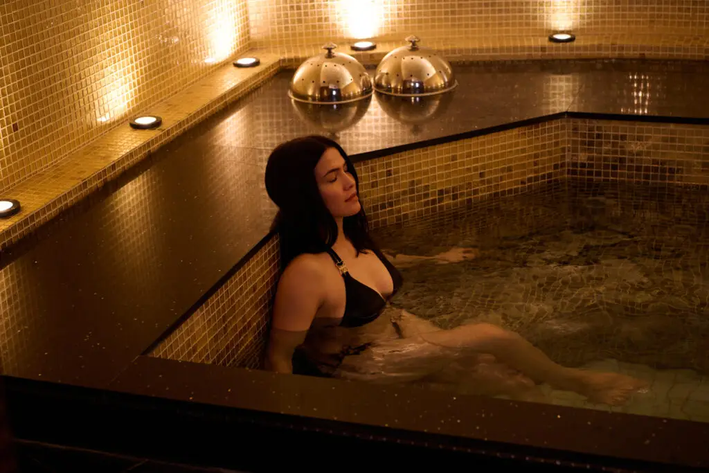 s04 hot bath 002